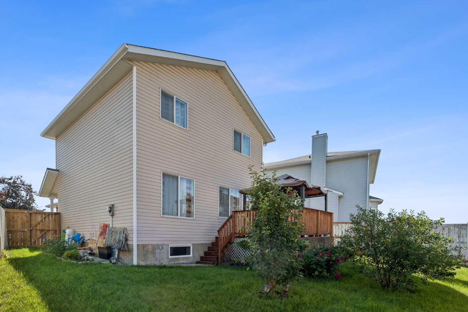 100 Applemont Close SE