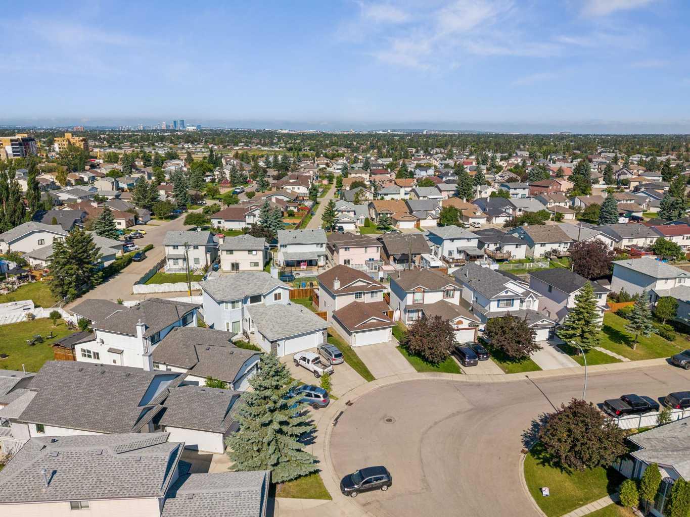 100 Applemont Close SE