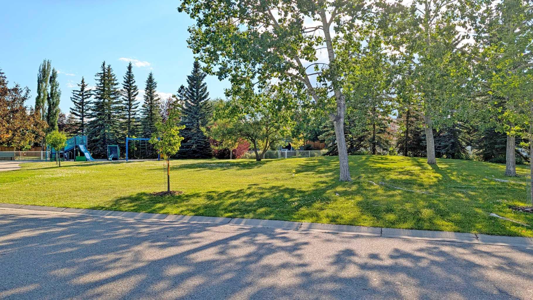 12 Shawbrooke Court SW