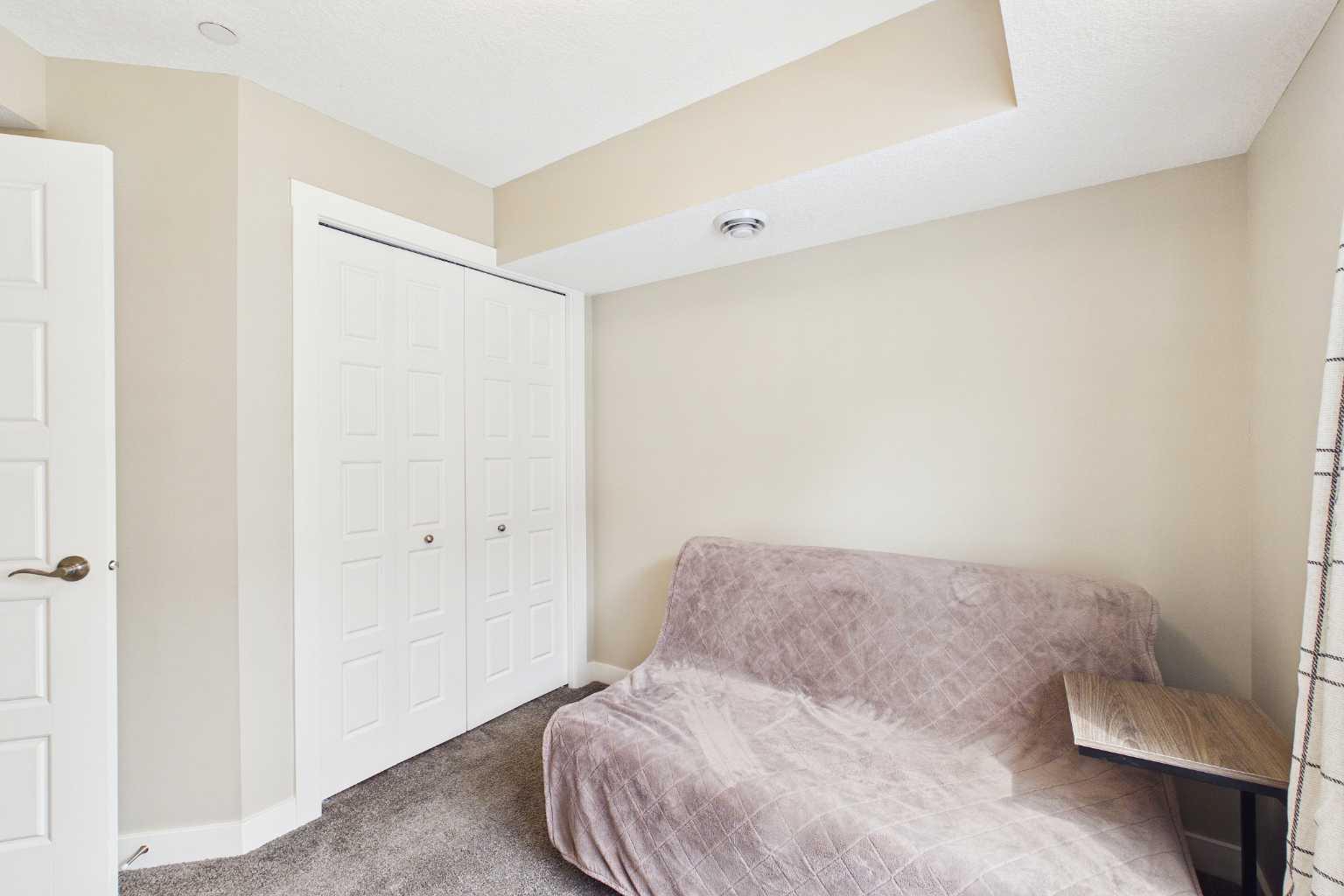 220 Livingston Common NE