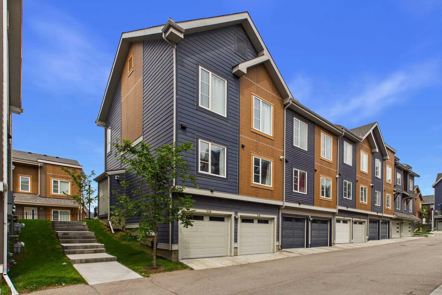 220 Livingston Common NE