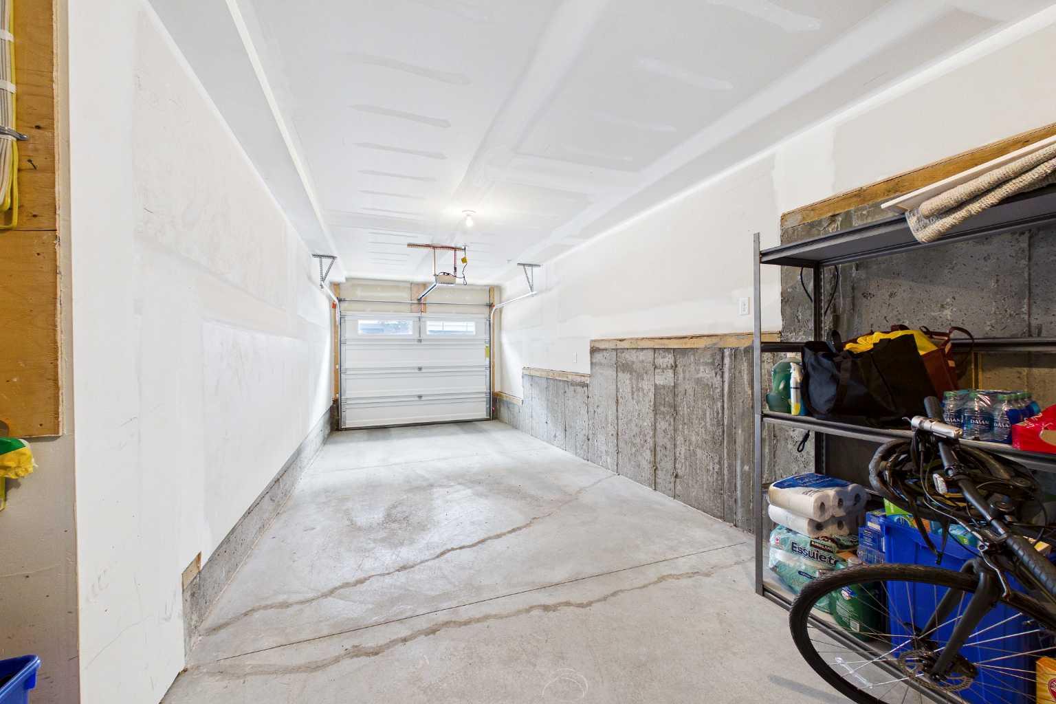 220 Livingston Common NE