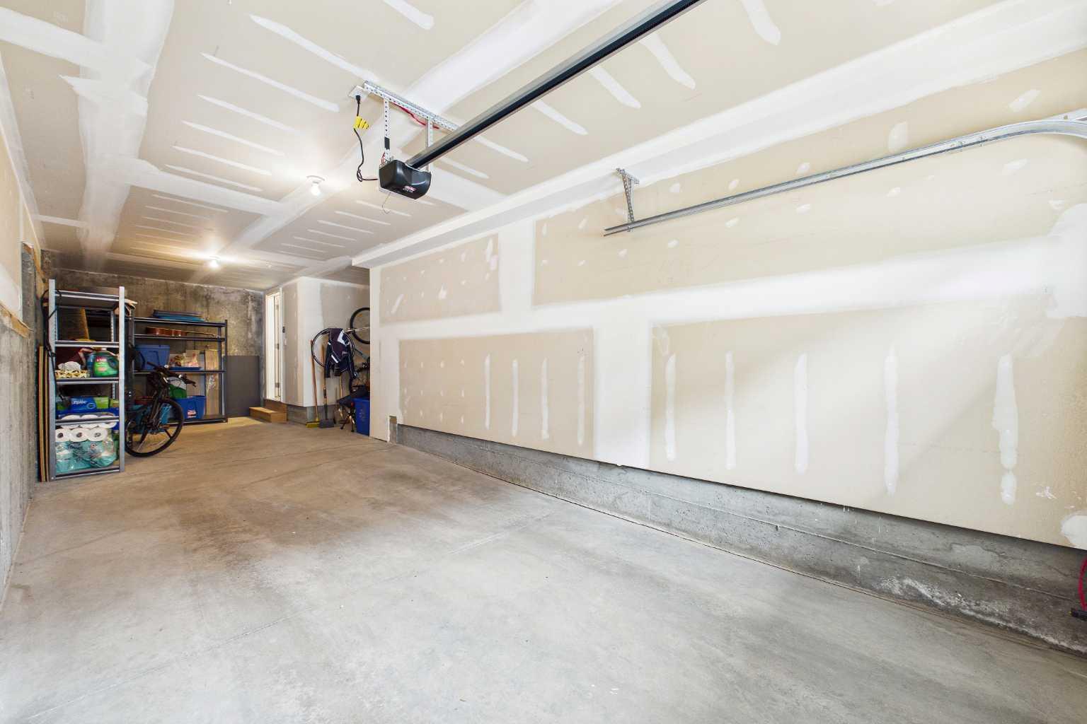 220 Livingston Common NE
