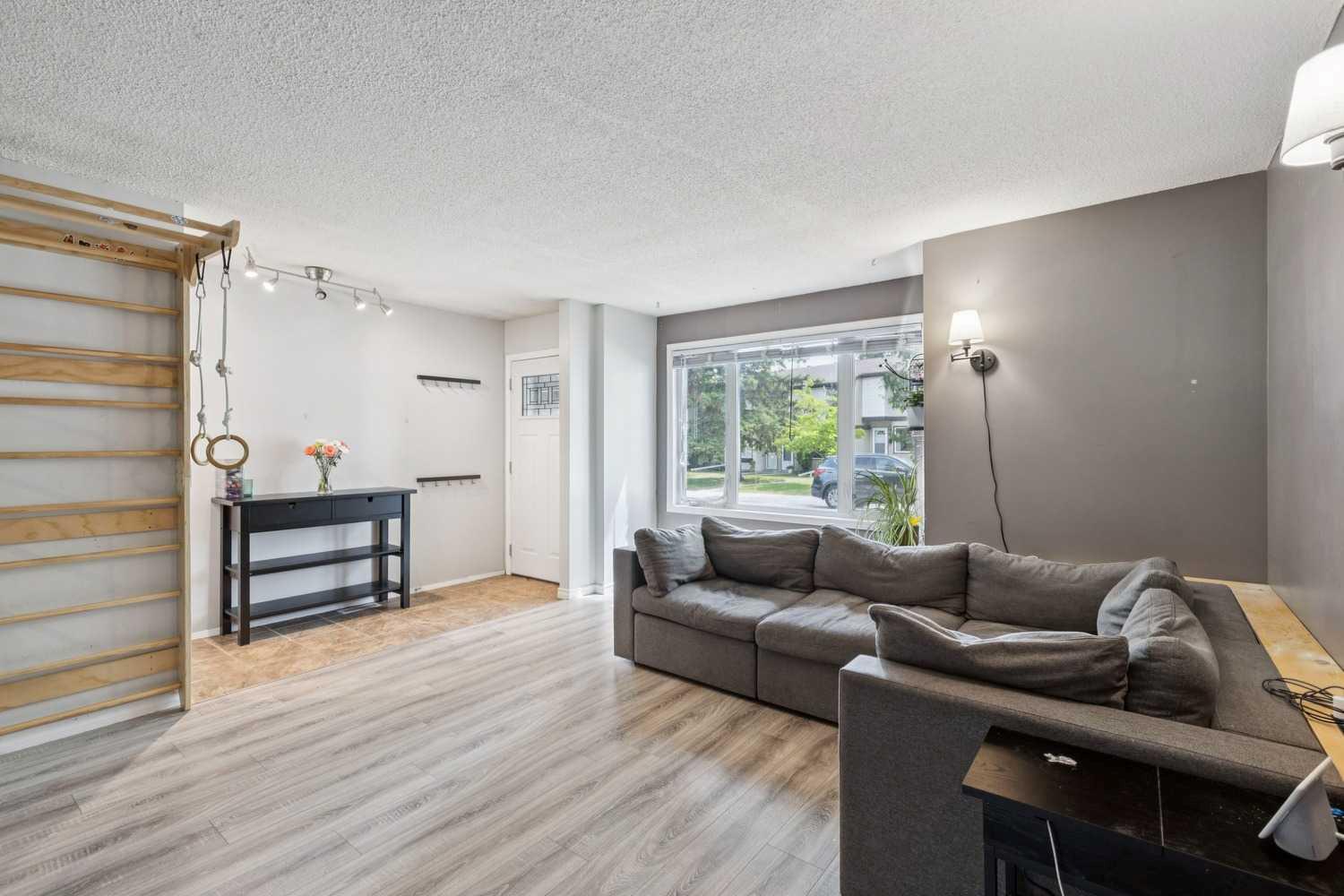 83, 630 Sabrina Road SW