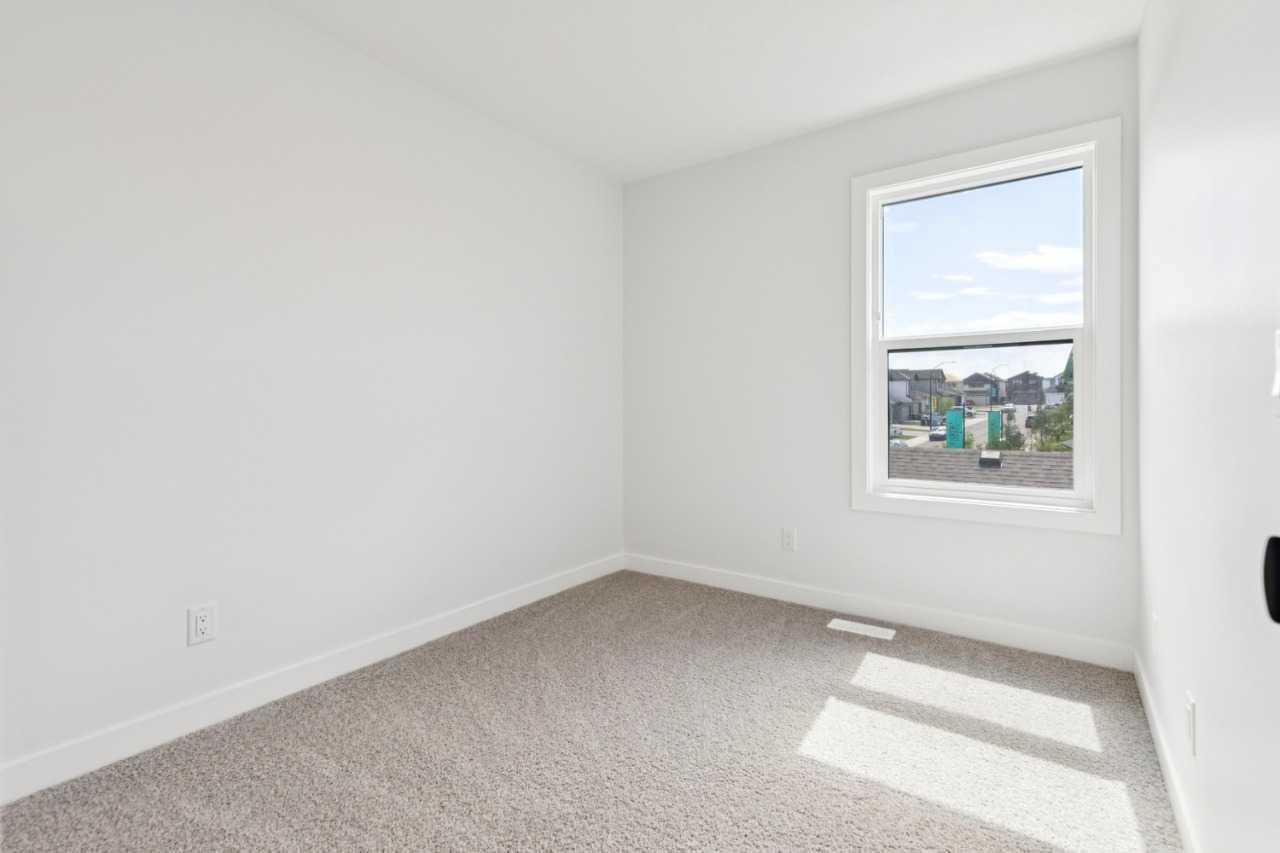 49 Silverton Glen Way SW