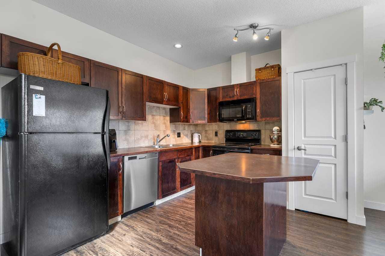 56, 28 Heritage Drive 