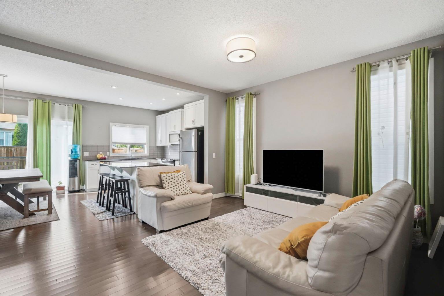 98 Panton Way NW