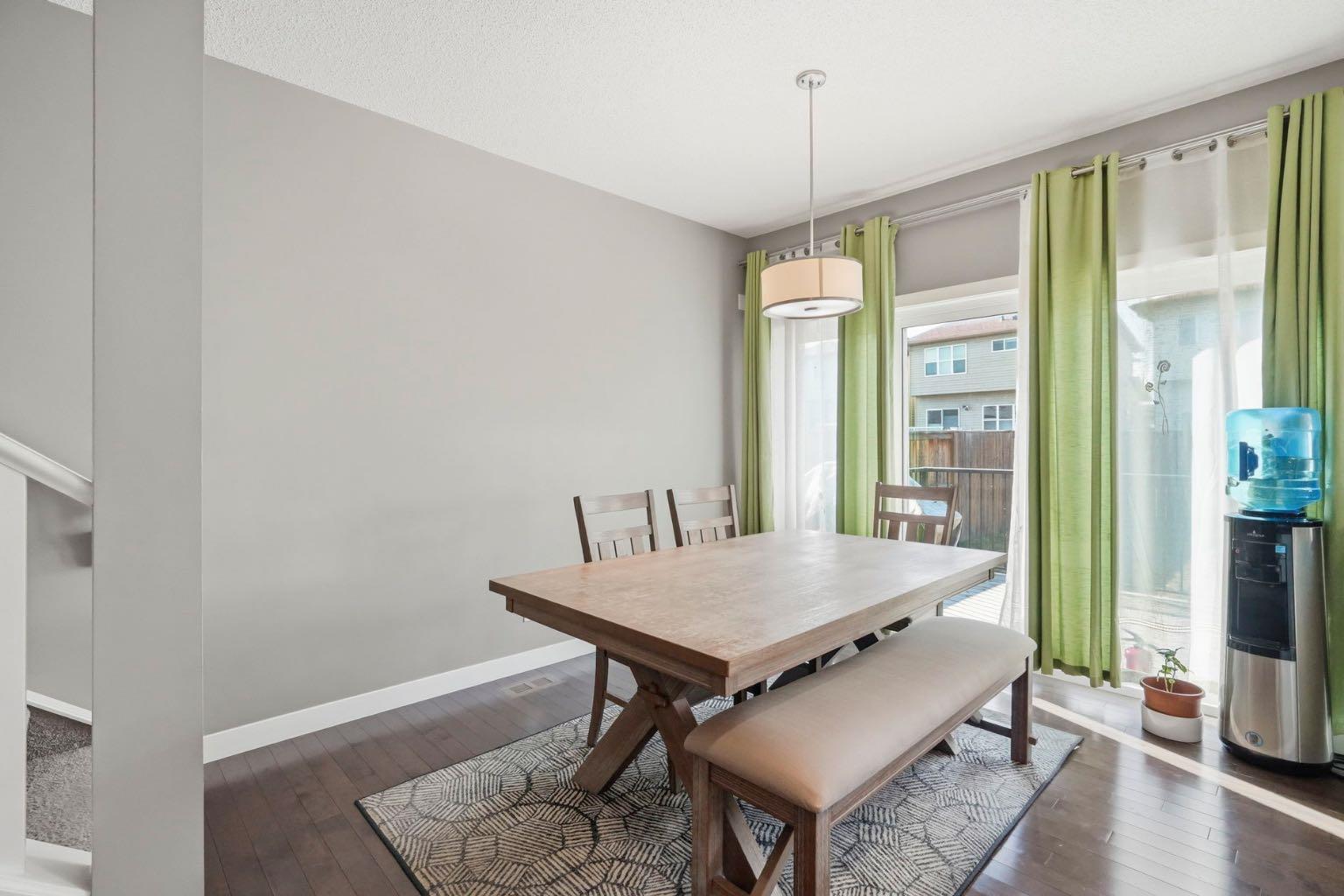 98 Panton Way NW