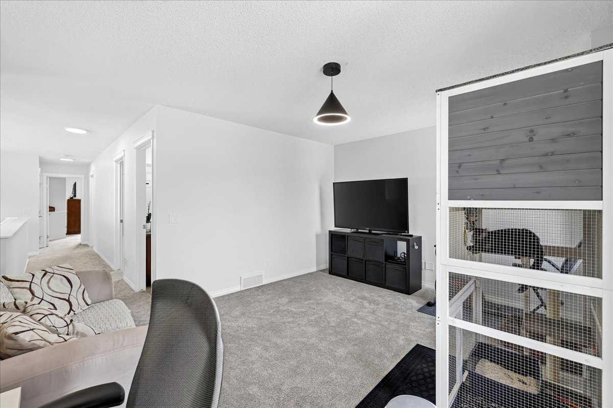 333 Bridleridge View SW