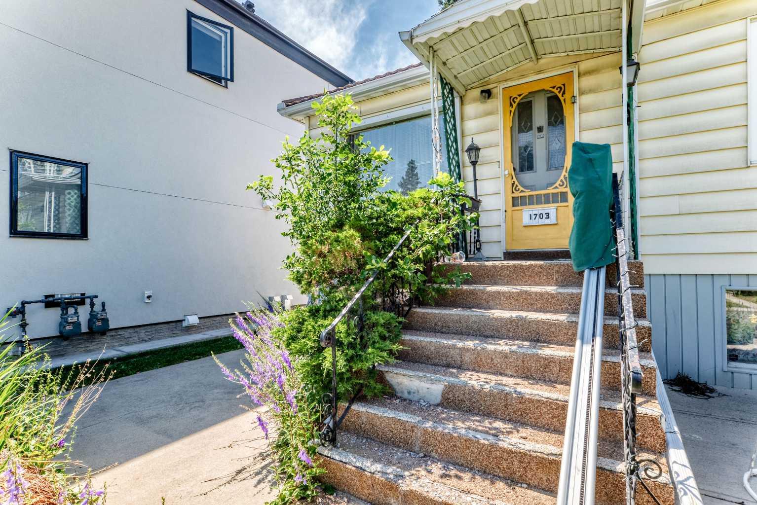 1703 32 Street SW
