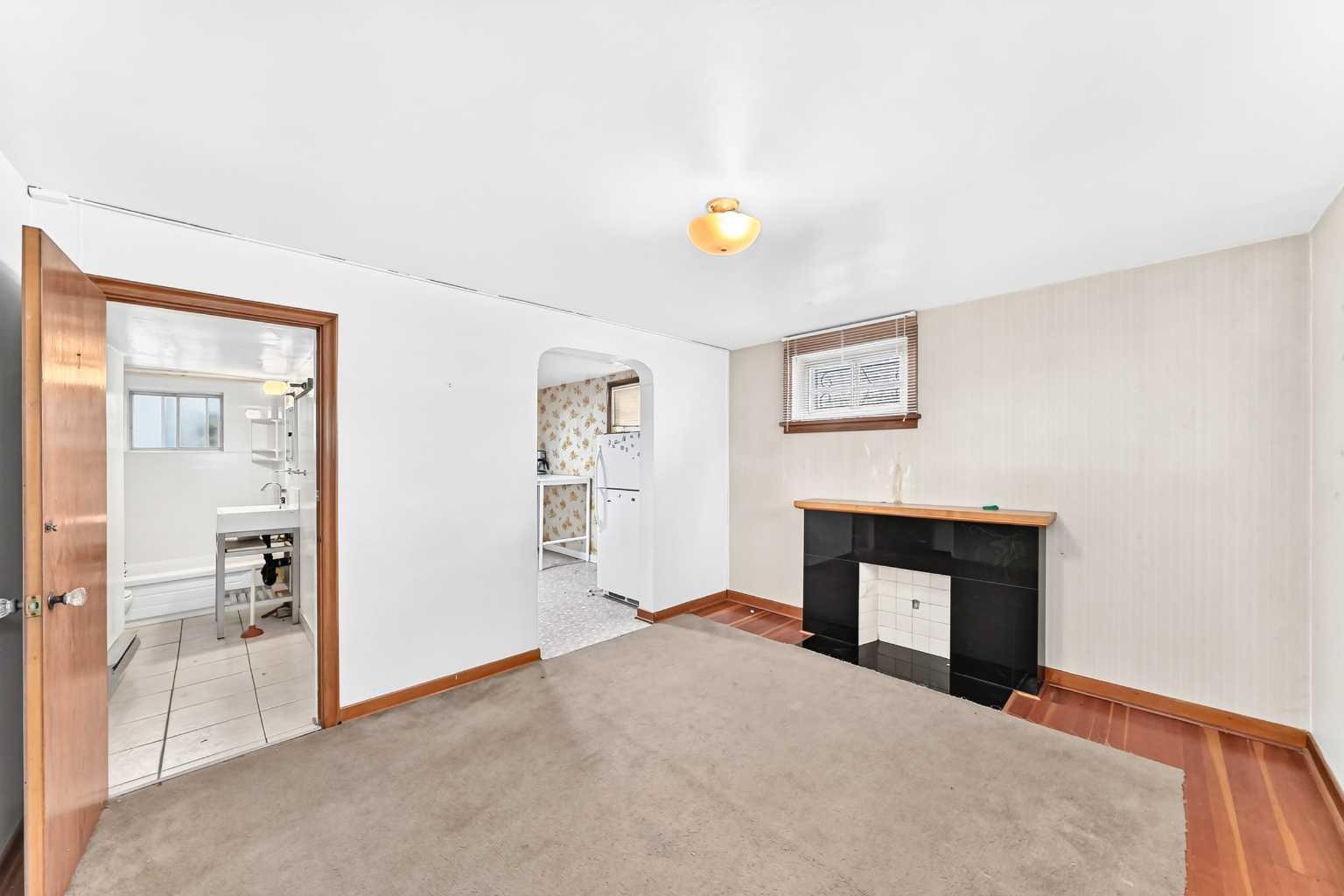 1703 32 Street SW