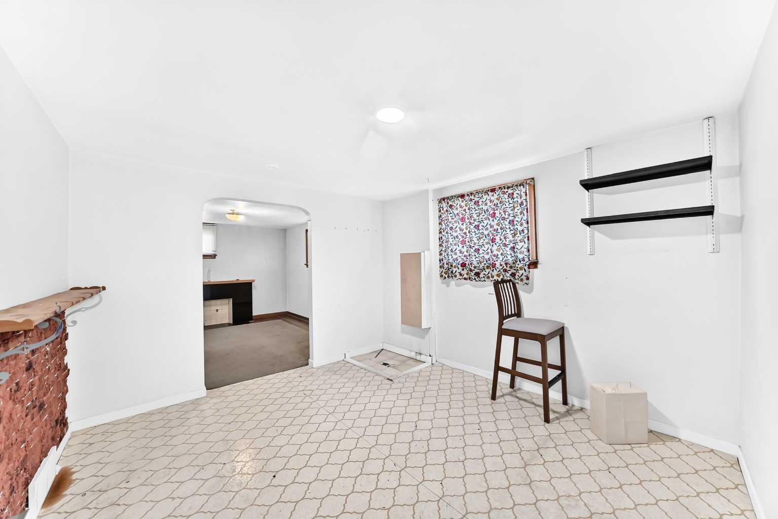 1703 32 Street SW