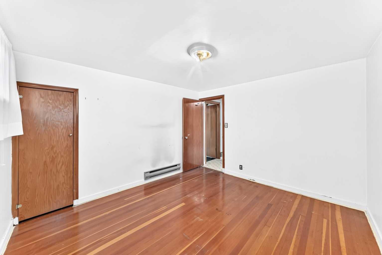 1703 32 Street SW