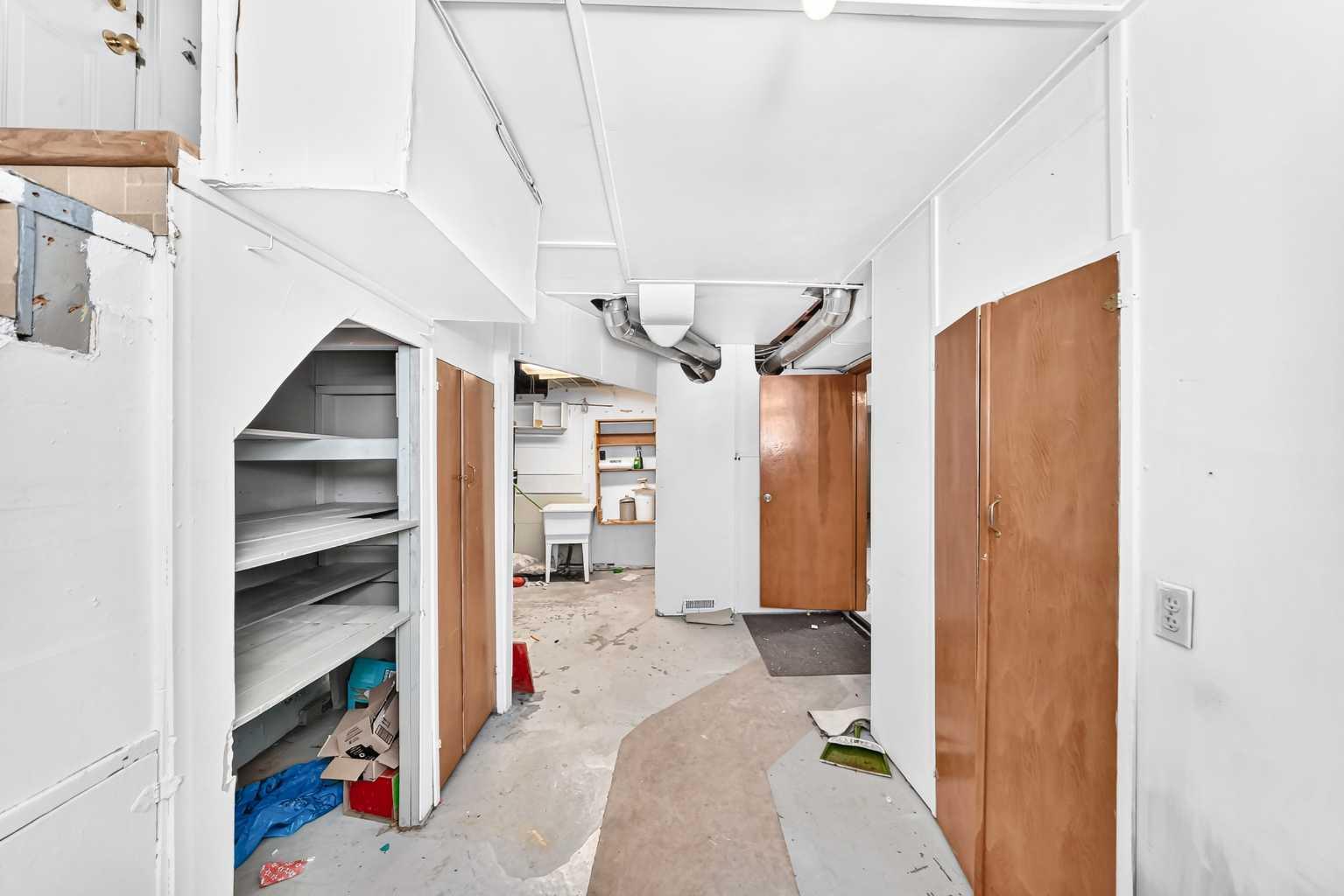 1703 32 Street SW