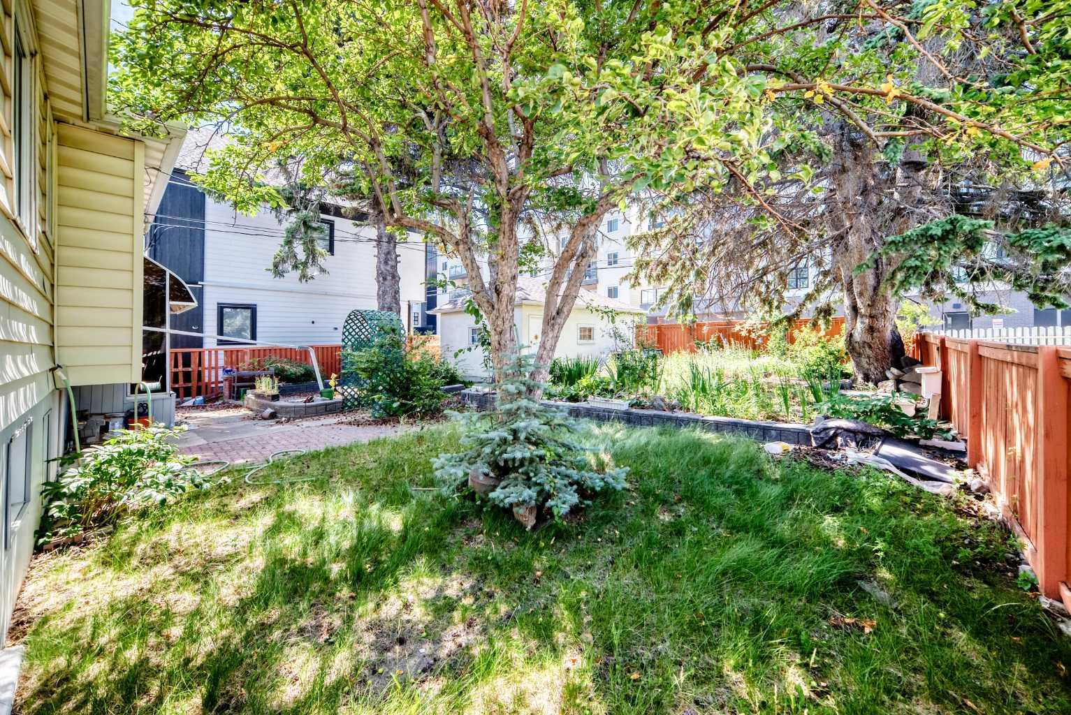 1703 32 Street SW