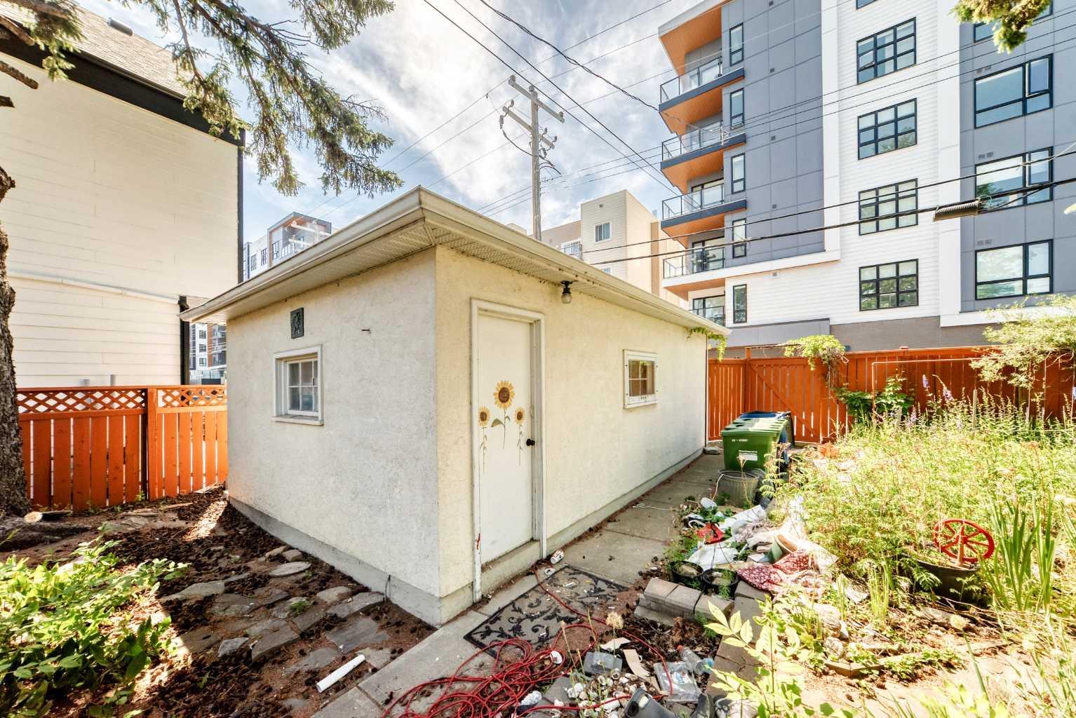 1703 32 Street SW
