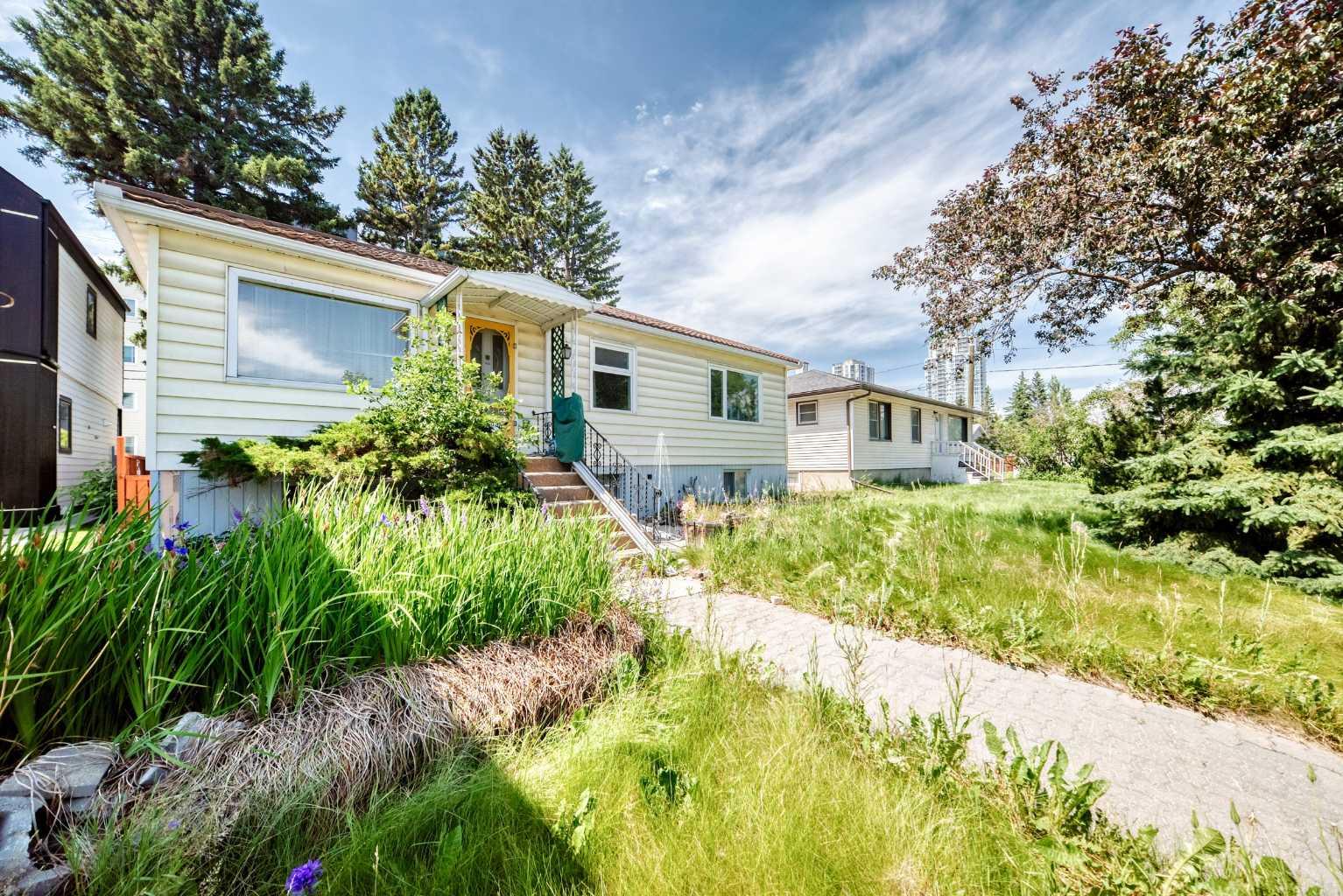 1703 32 Street SW