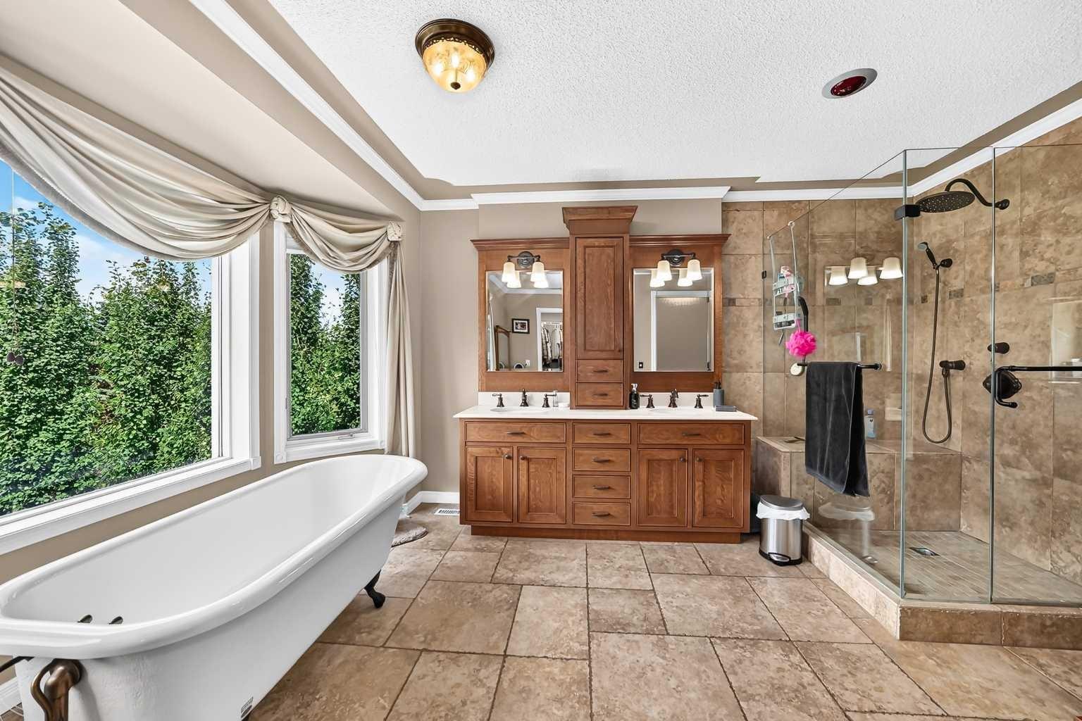 777 EAST LAKEVIEW Road 