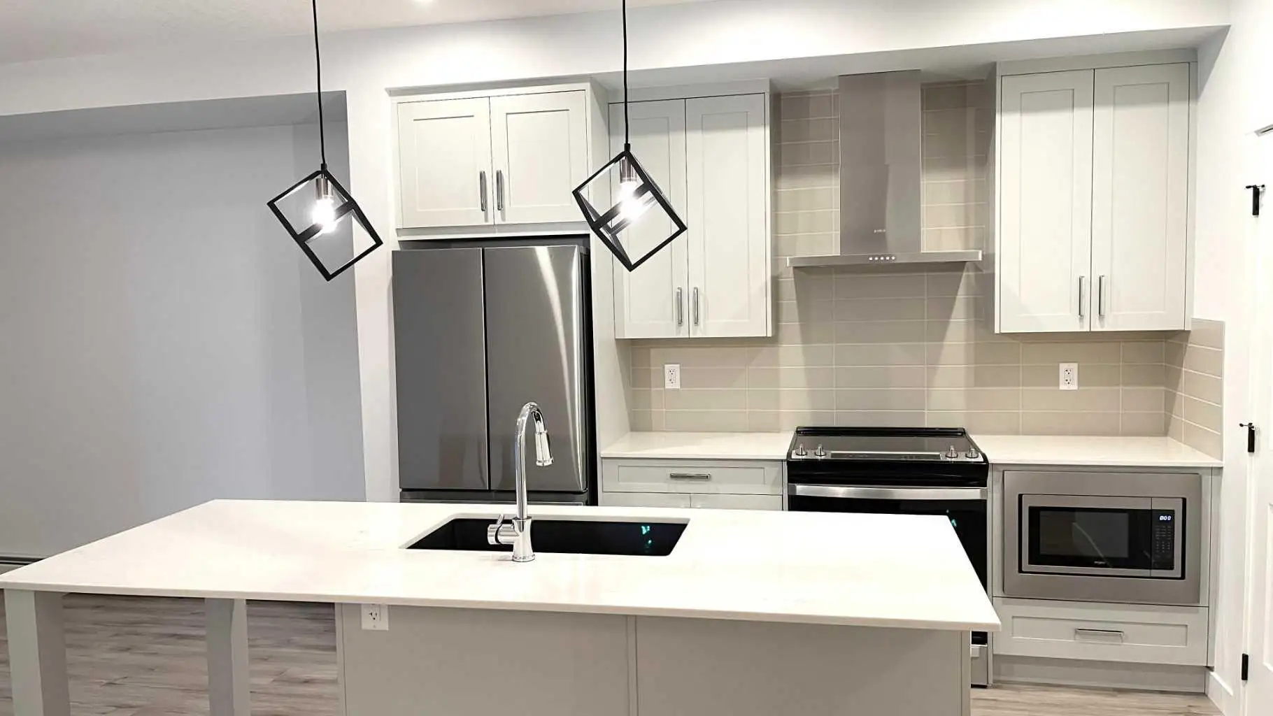 115, 40 Sage Hill  NW