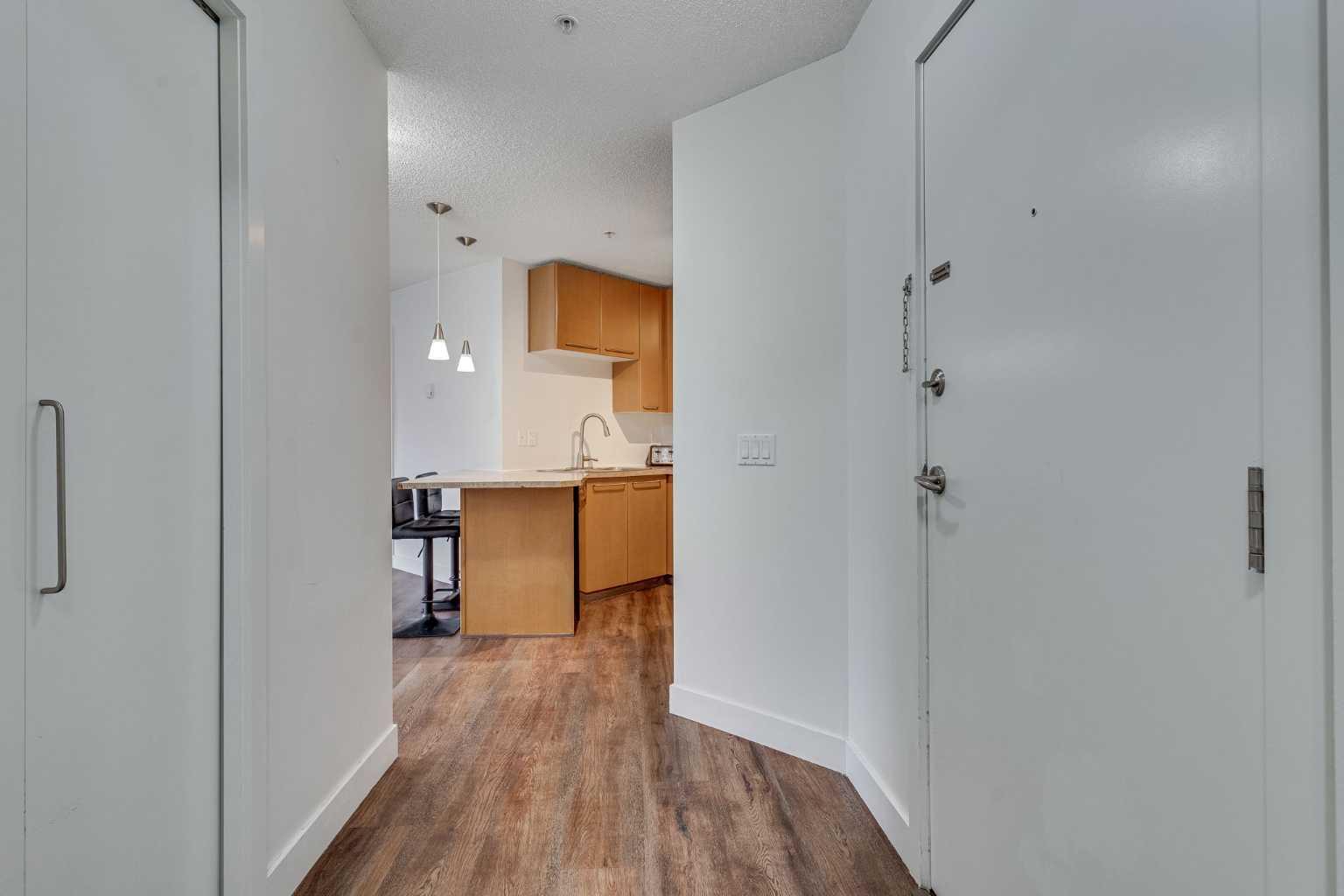 113, 35 Richard Court SW