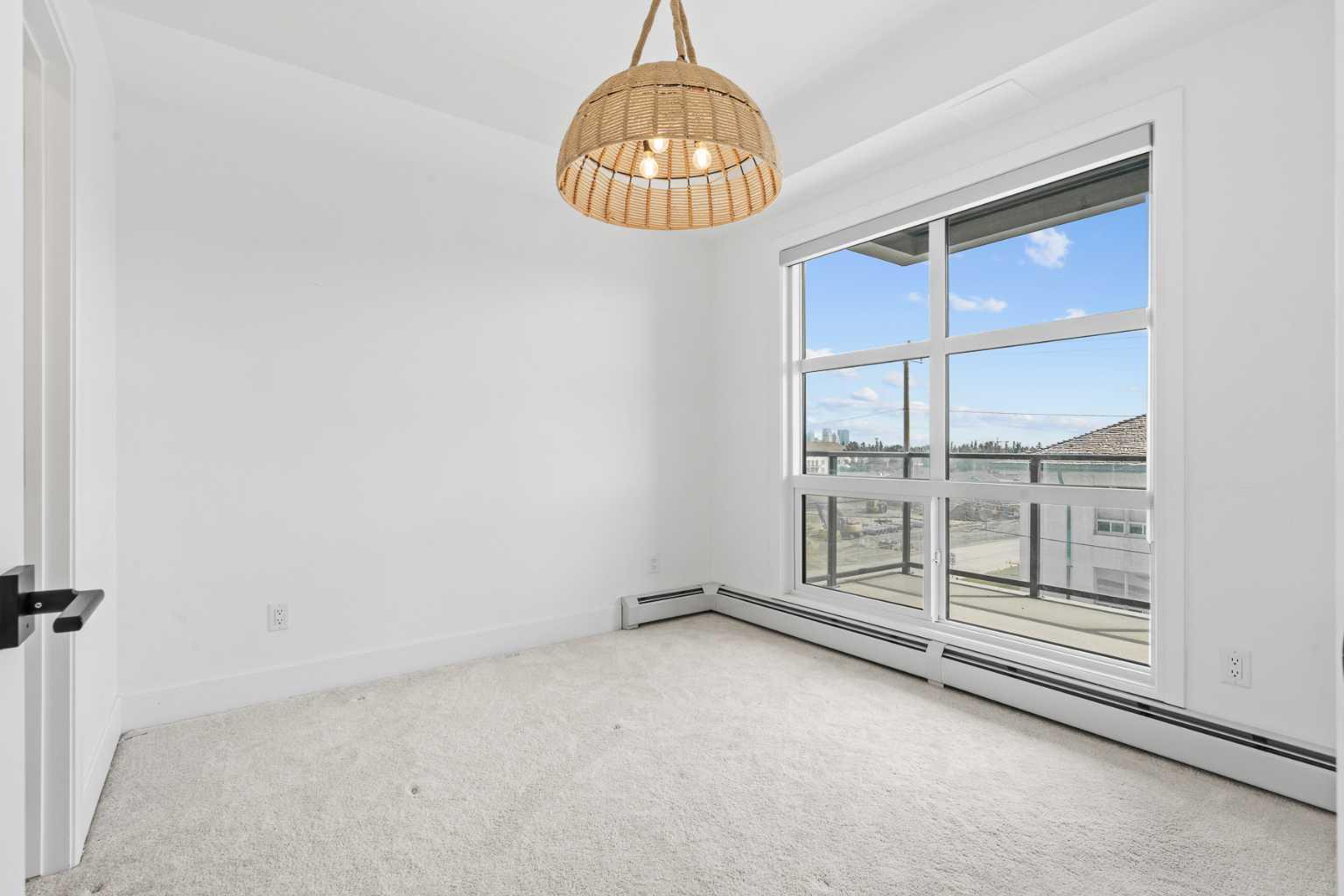 311, 370 Dieppe Drive SW