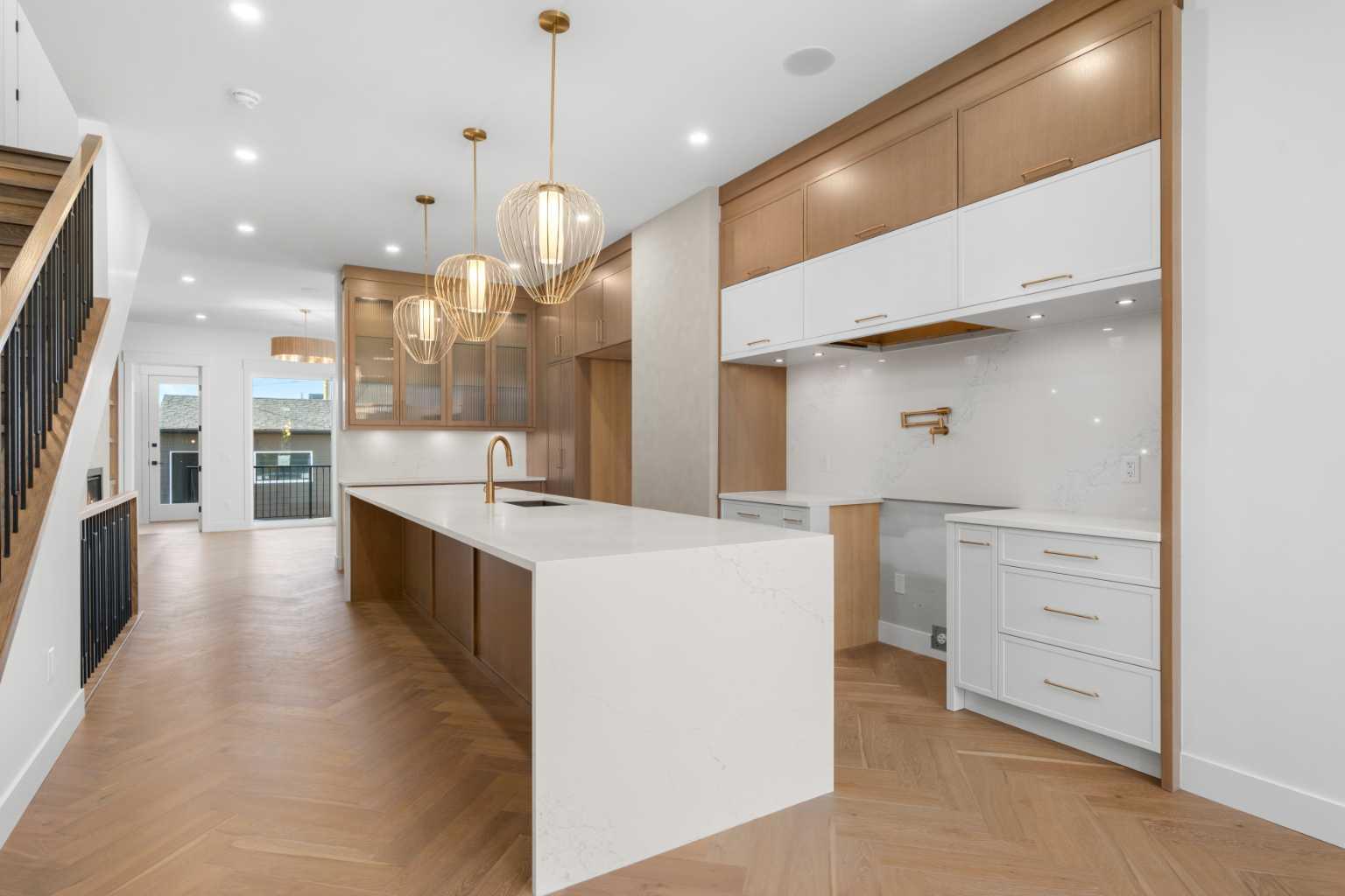 1807 32 Avenue SW
