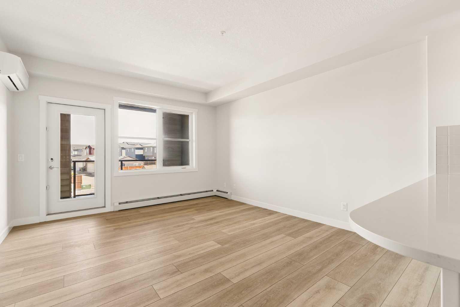 218, 55 Wolf Hollow Crescent SE