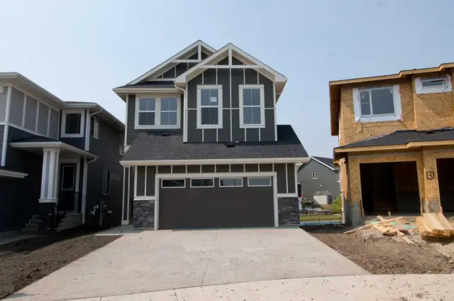 127 Sundown Crescent