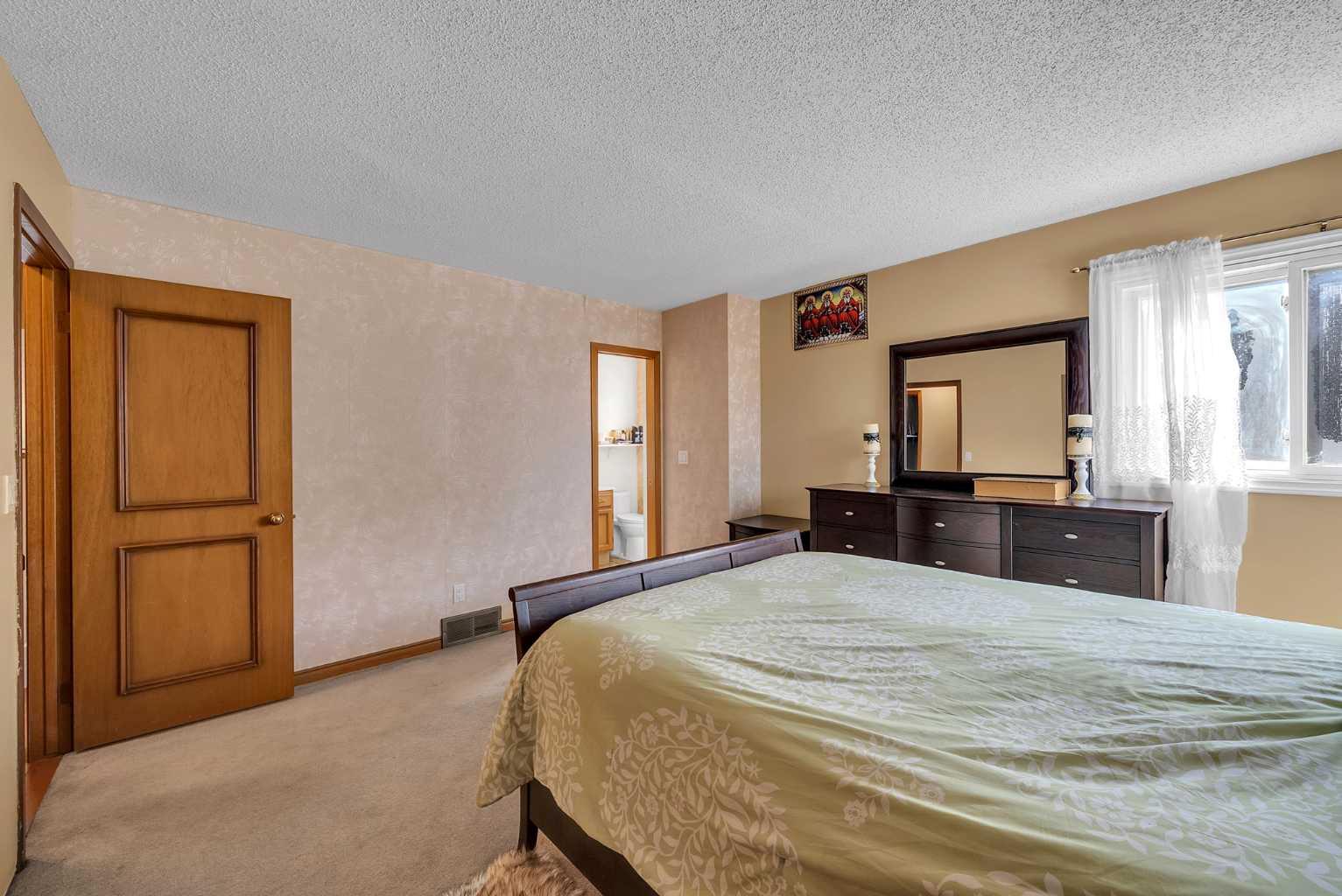 28 Macewan Meadow Link NW