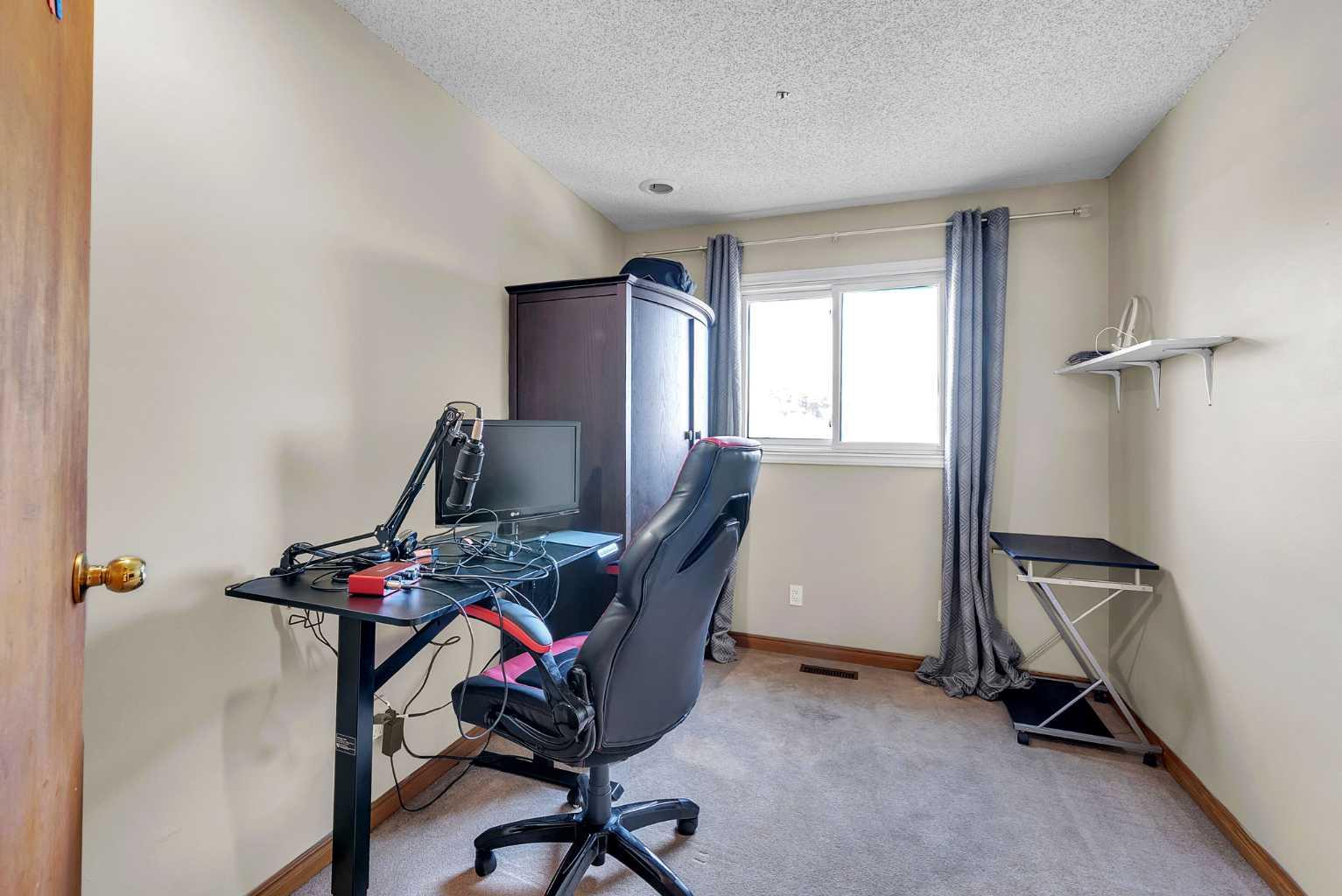 28 Macewan Meadow Link NW