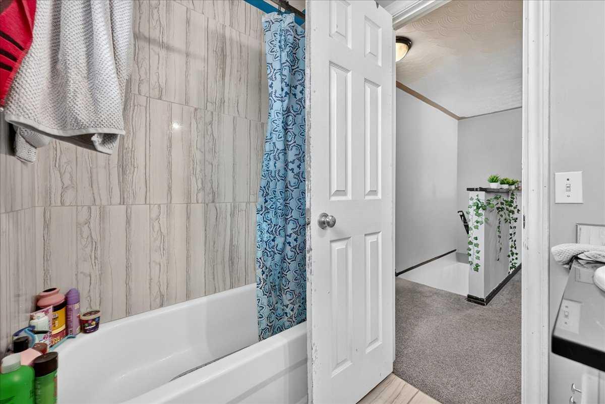 219 Penworth Drive SE