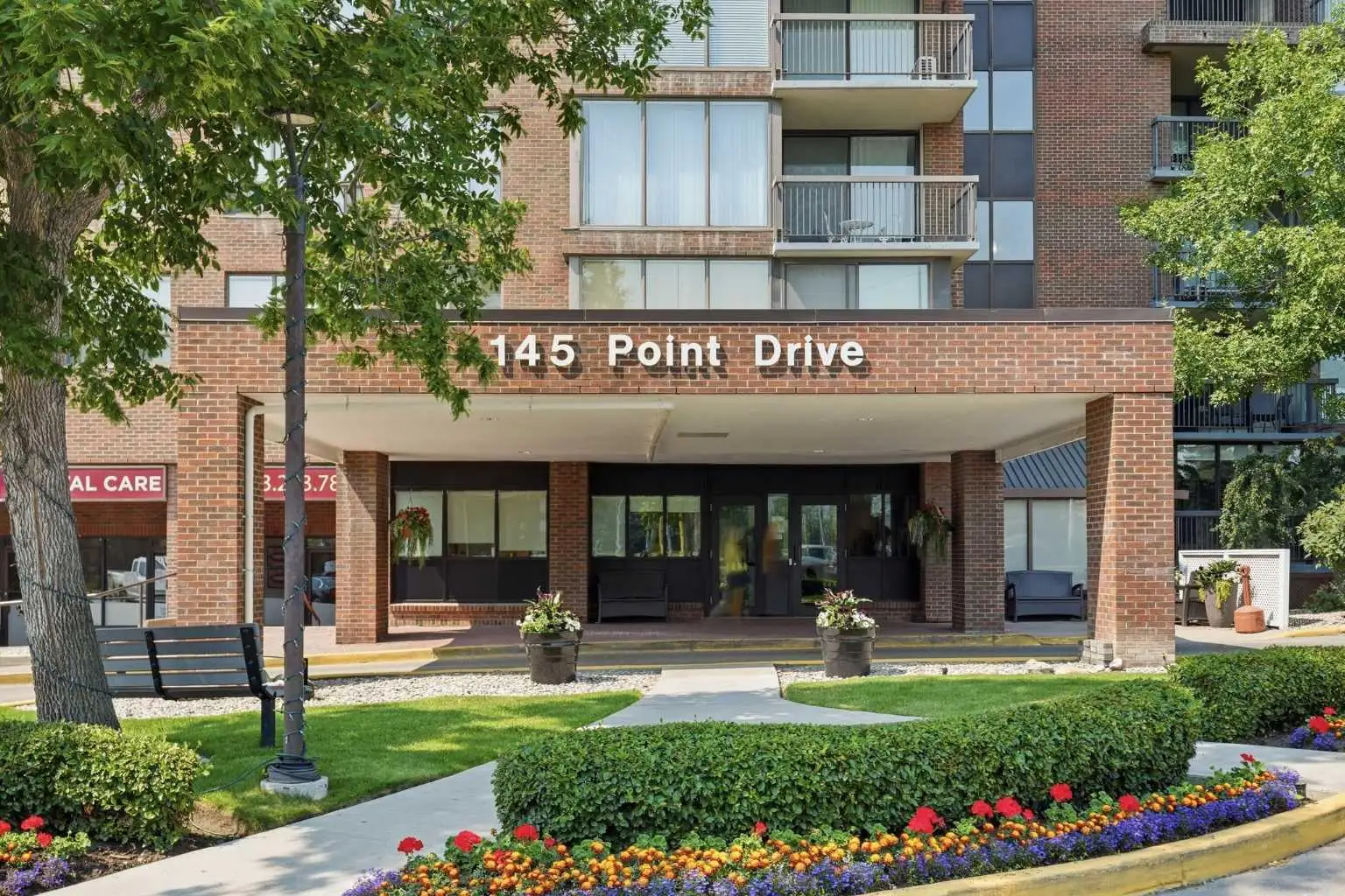 406, 145 Point Drive NW