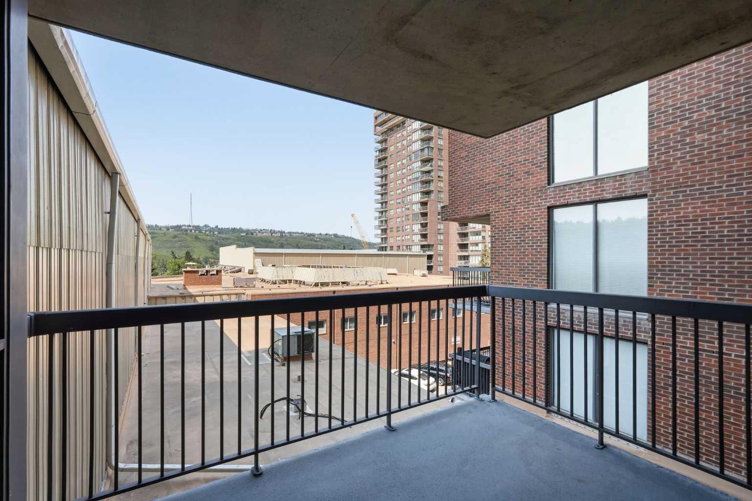 406, 145 Point Drive NW
