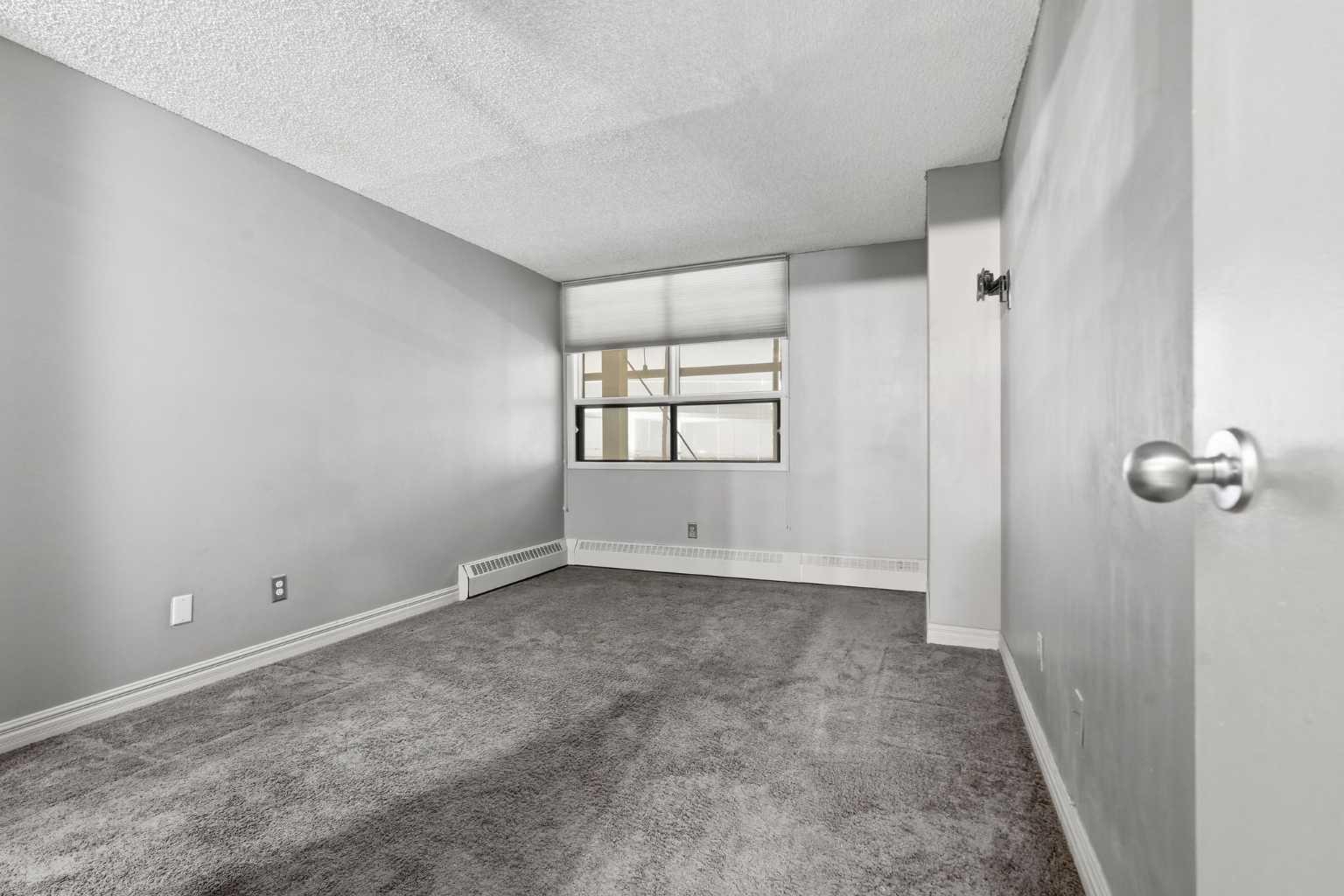 406, 145 Point Drive NW