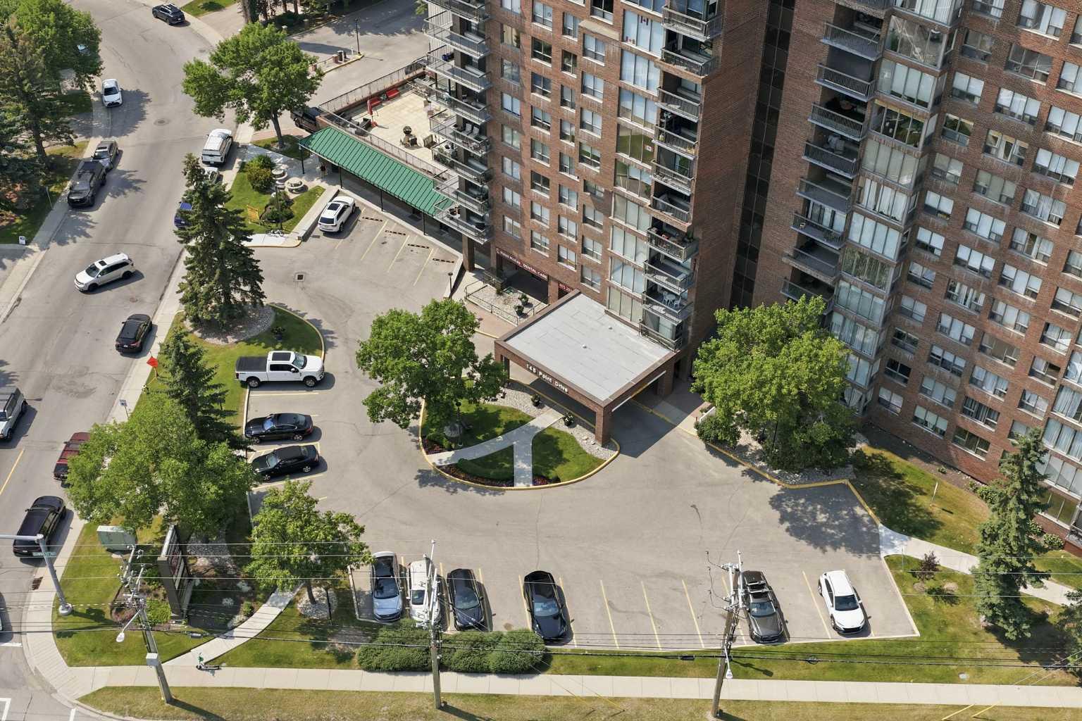 406, 145 Point Drive NW