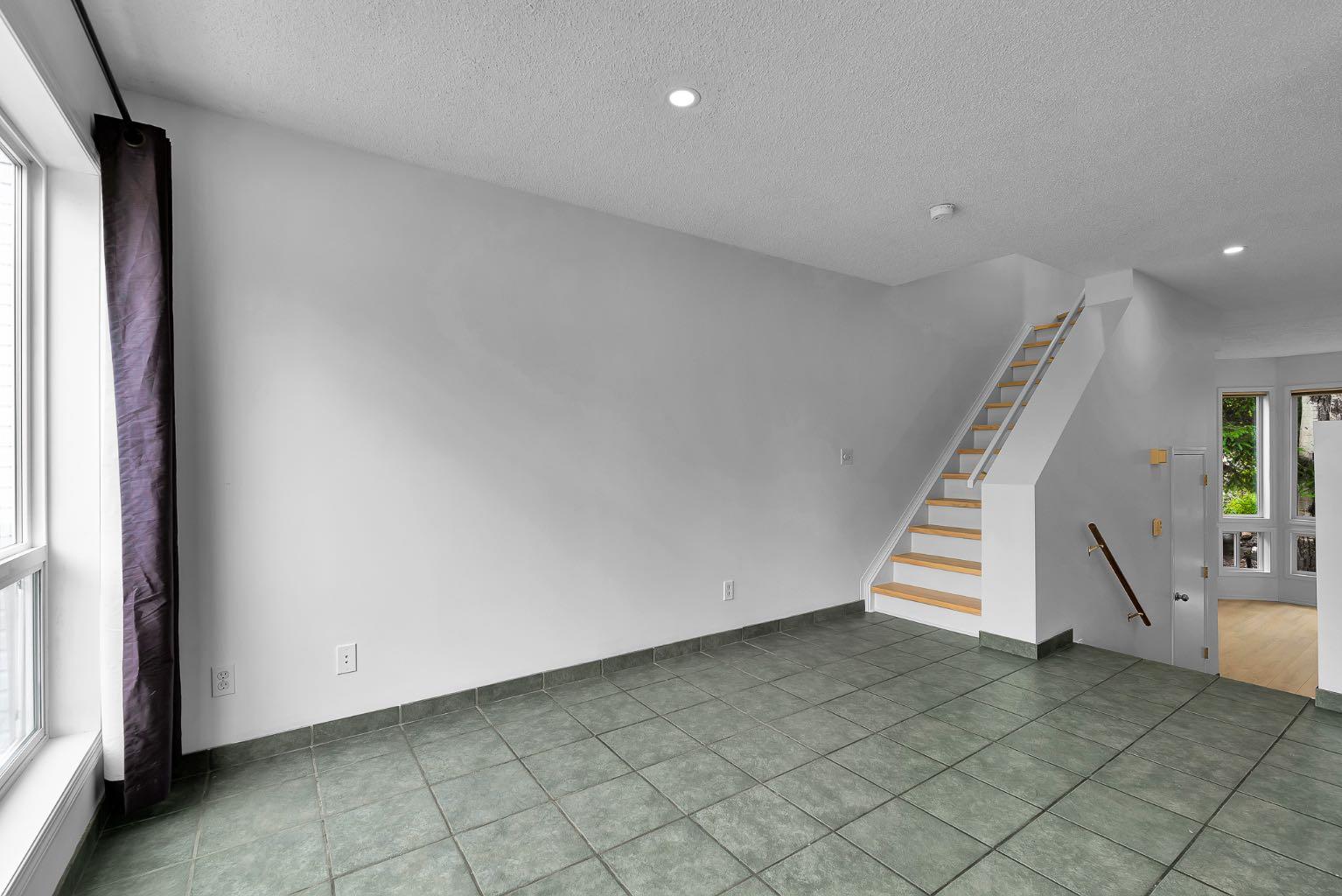 952 Wilson Way 