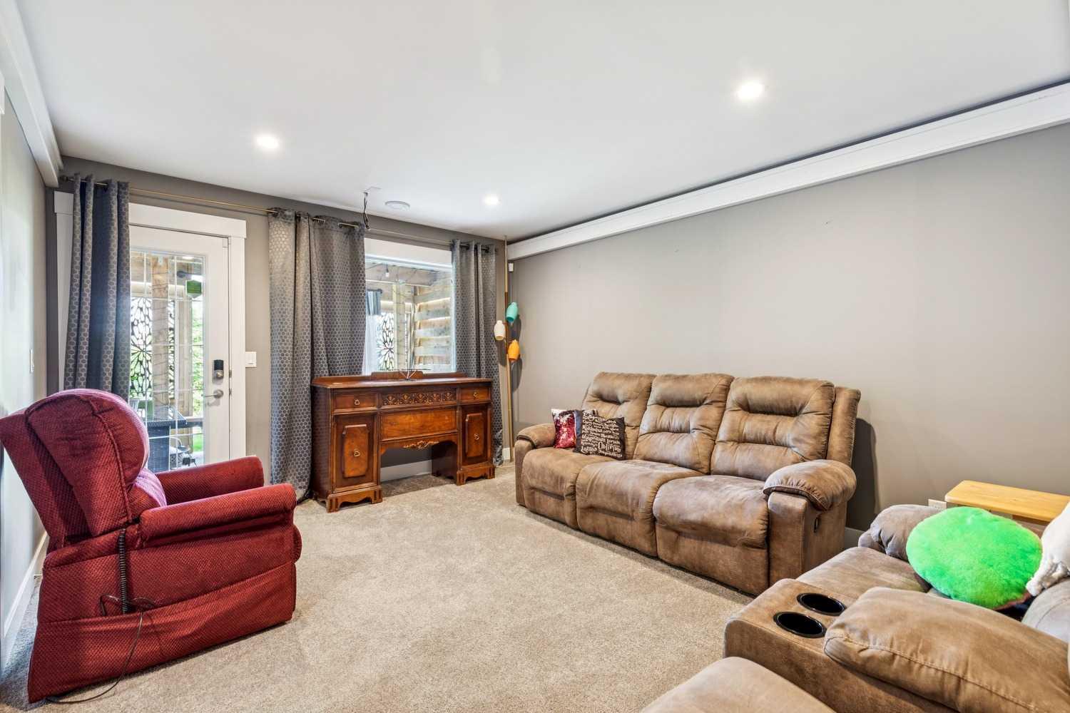 130 Tuscany Valley Green NW