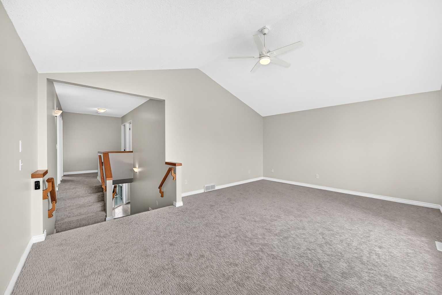 247 Covington Close NE
