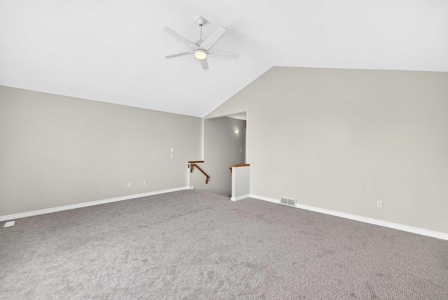 247 Covington Close NE
