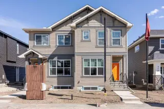 524 Tekarra Drive NW