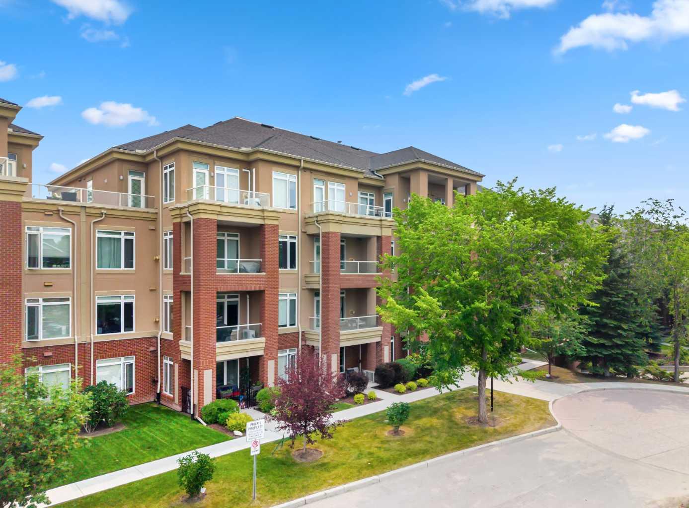 5208, 14 Hemlock Crescent SW