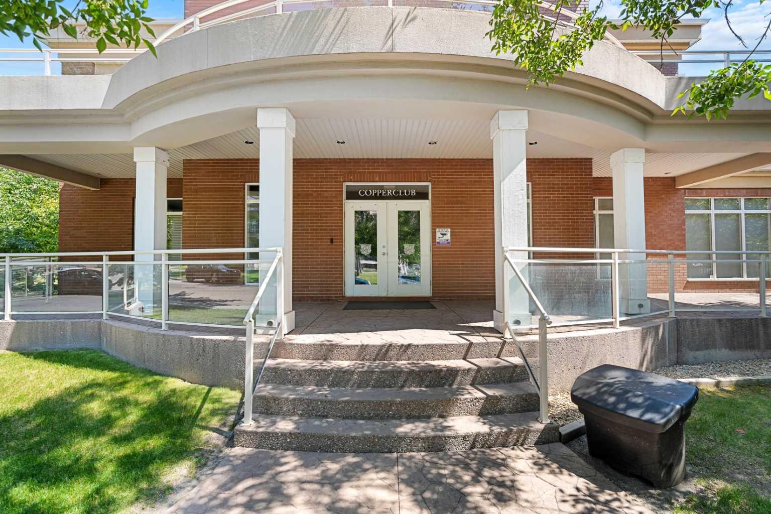 5208, 14 Hemlock Crescent SW