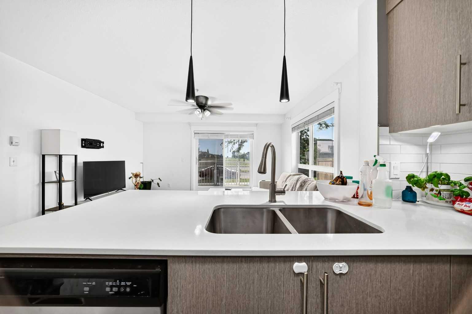 4116, 302 Skyview Ranch Drive NE