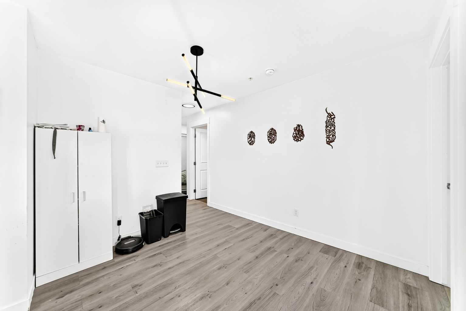 4116, 302 Skyview Ranch Drive NE