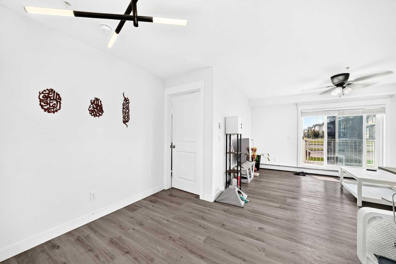 4116, 302 Skyview Ranch Drive NE