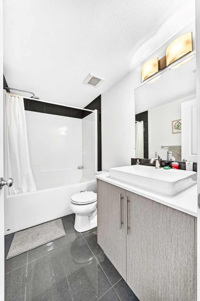 4116, 302 Skyview Ranch Drive NE