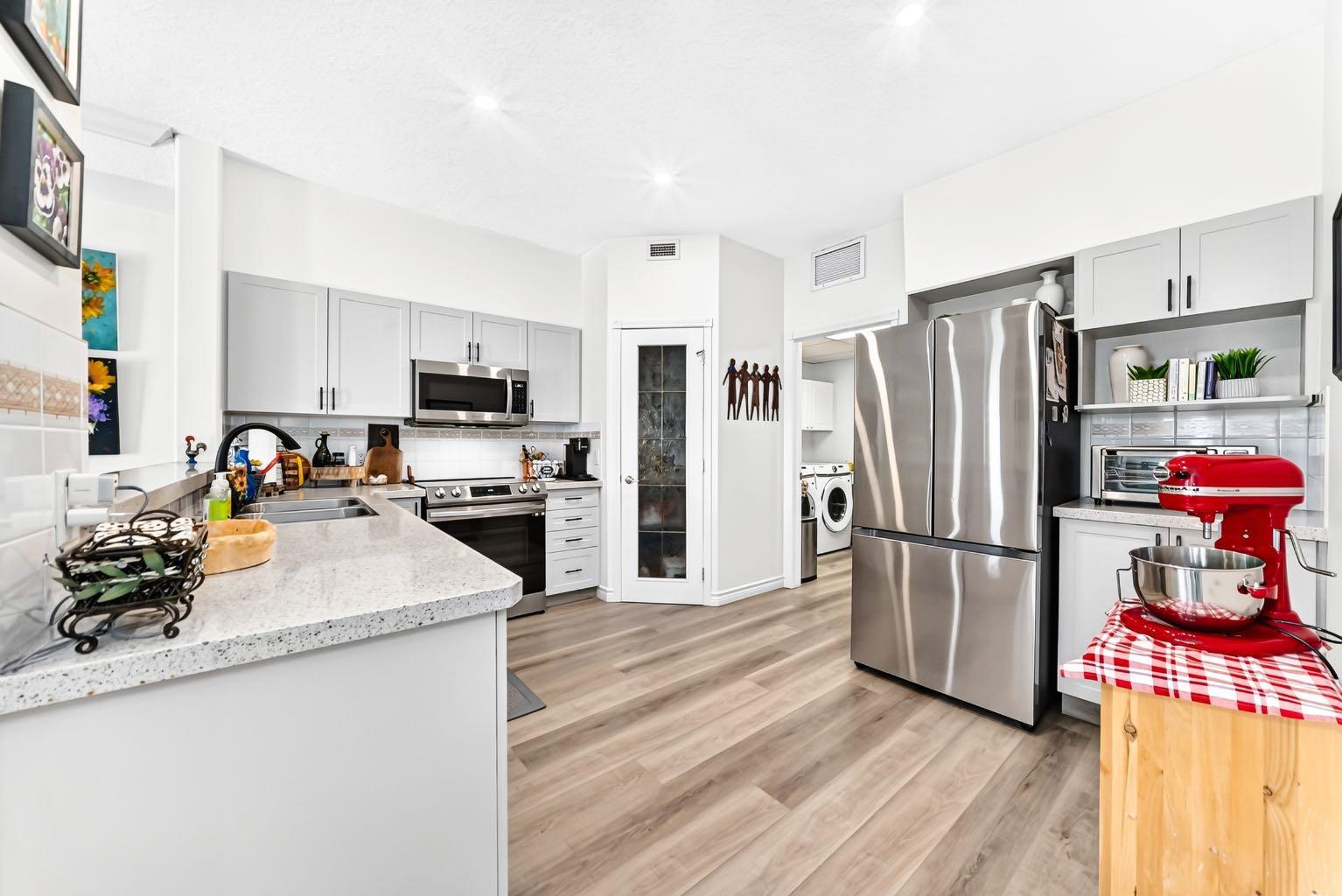 314, 728 Country Hills Road NW