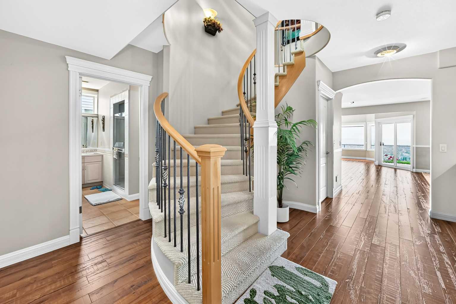 311 rocky ridge Drive NW