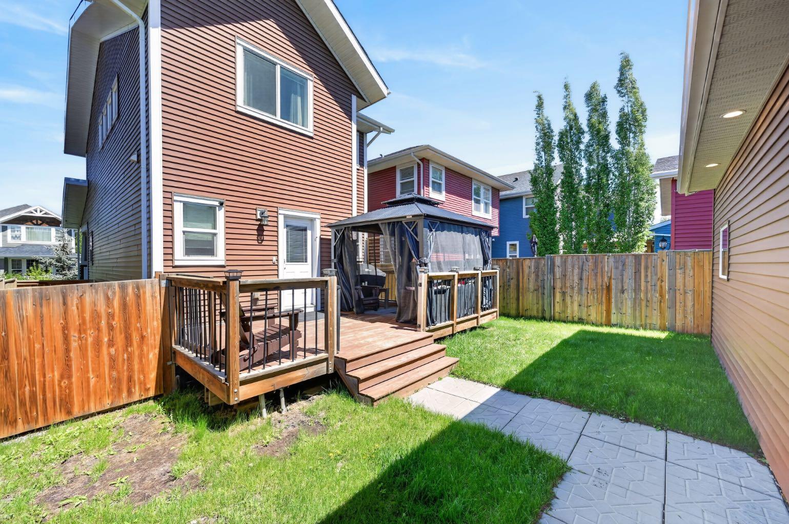 218 River Heights Green 
