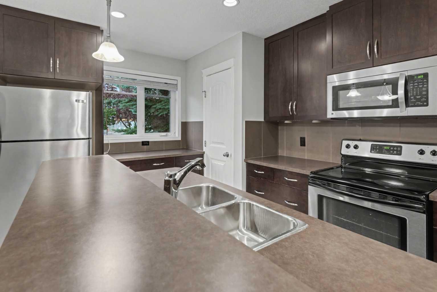 127 Prestwick Villas SE